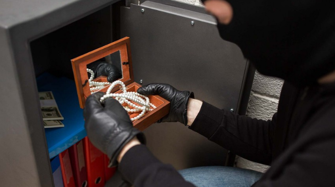 İsmayıllıda evdən qızıl və pul oğurlanıb  - FOTO