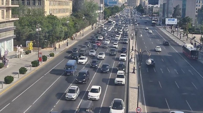 Bakının bəzi yollarında tıxac yaranıb - SİYAHI 
