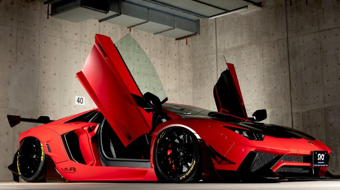 Azərbaycanda ata 5 yaşlı qızına “Lamborghini” aldı - VİDEO 