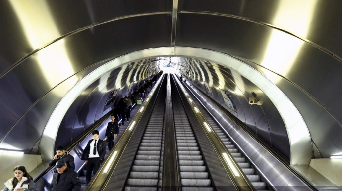 Режим работы бакинского метро продлят на два часа