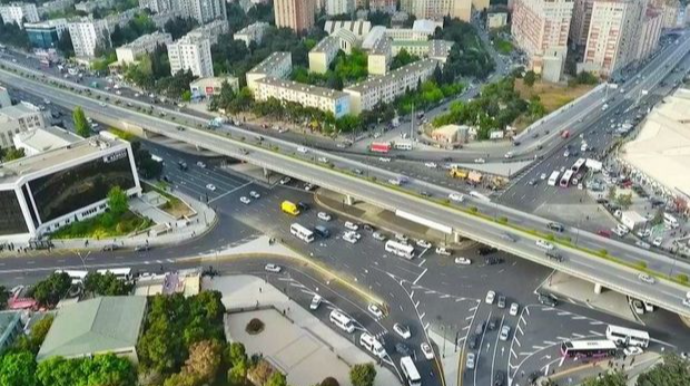 Bakının ən işlək prospektinin bir hissəsində hərəkət məhdudlaşdırılır - FOTO 