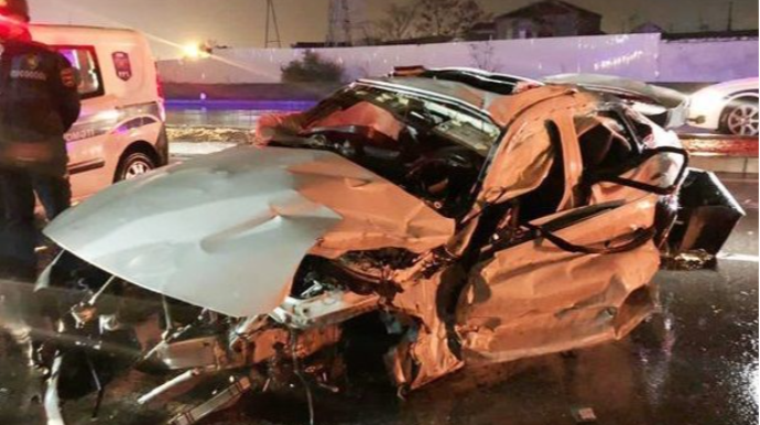 Bakıda dəhşətli qəza: Avtomobil marketə çırpıldı, 3 tibb işçisi öldü  - FOTO - VİDEO