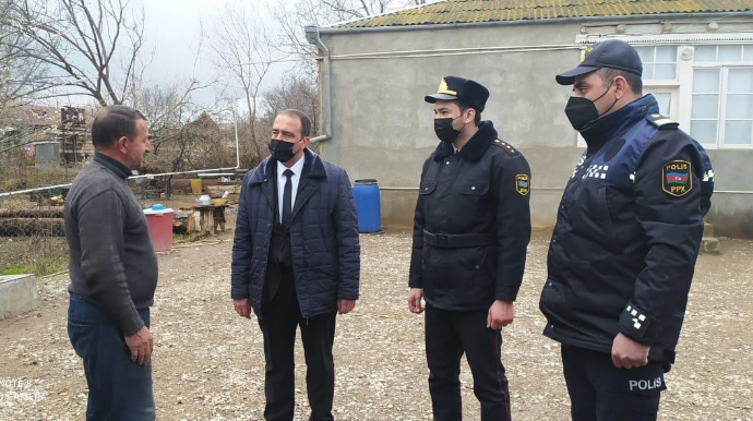 Goranboyda polislər şəhid ailələrinə bayram sovqatı paylayıblar - FOTO