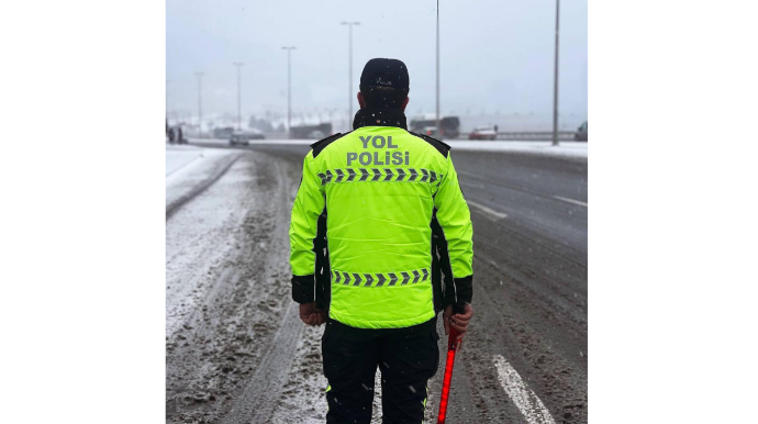 Polis qarlı hava ilə bağlı gücləndirilmiş rejimdə işləyir