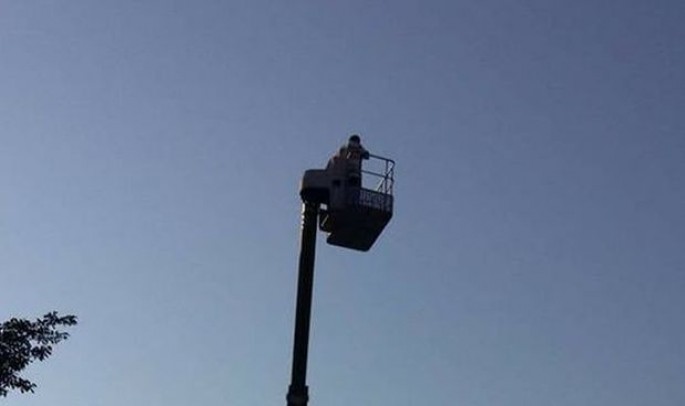 Sumqayıtda borclu kişinin başına oyun açdılar – FOTO