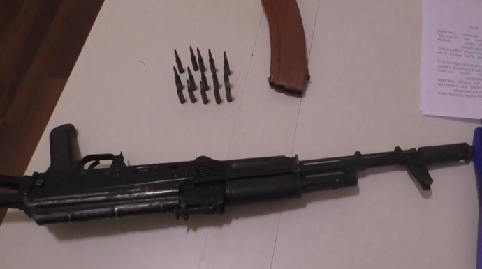 Qanunsuz silah-sursat əldə etməkdə şübhəli bilinən şəxslər saxlanılıb - FOTO 