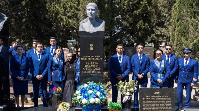 AZAL heyəti Milli Qəhrəman Hökumə Əliyevanın məzarını ziyarət edib - FOTOLAR 