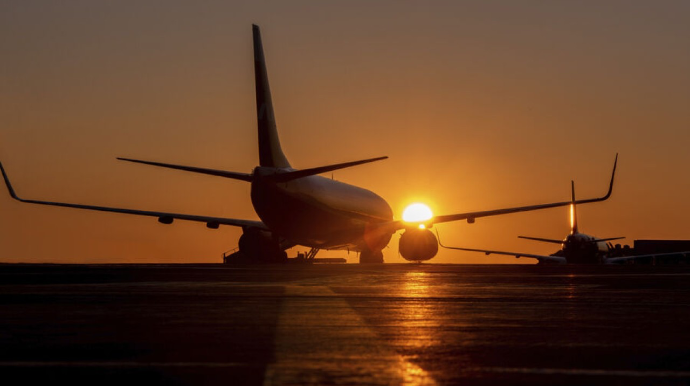 İran uçuşlara qoyduğu qadağanı uzatdı 