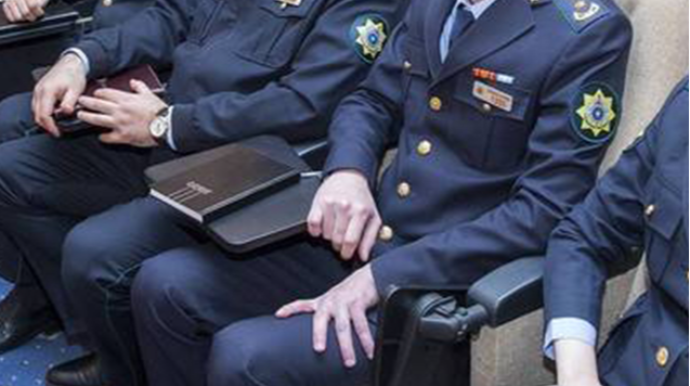 Rüşvət alan gömrük əməkdaşları hakim qarşısına çıxarılır 