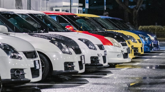 Yaponiya:  idxal rüsumu yoxdur, amma hamı yerli maşın alır