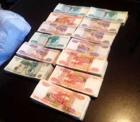 Nəqliyyat vasitəsindən 2 milyon pul çıxdı