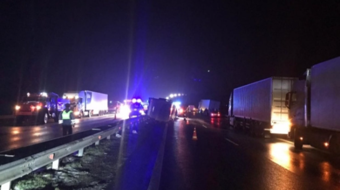 Avtobus hasara çırpıldı, 19 nəfər xəstəxanlıq oldu 