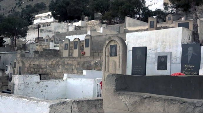 Zibil poliqonunu xatırladan qəbiristanlıqlar niyə təmizlənmir? - VİDEO 