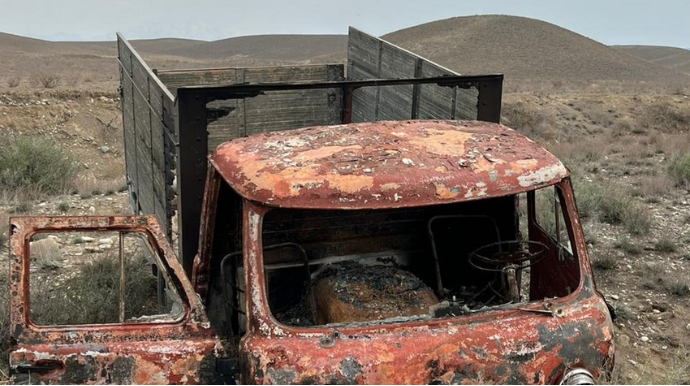 Kəlbəcər sakini qaçırdığı maşını yandırdı  - FOTO