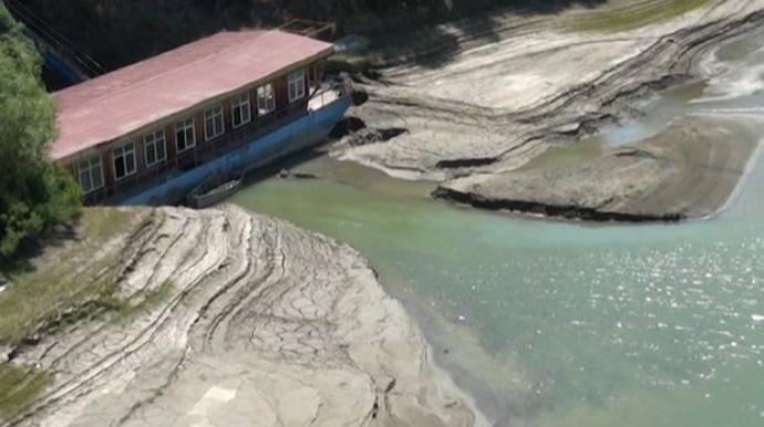 Kürün səviyyəsi aşağı olduğundan çayda 25 adacıq əmələ gəlib  - VİDEO