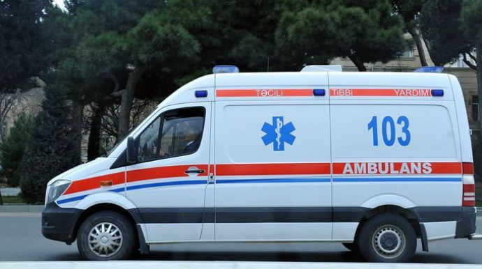 Bakıda beşinci mərtəbədən yıxılan azyaşlı sağ qalıb