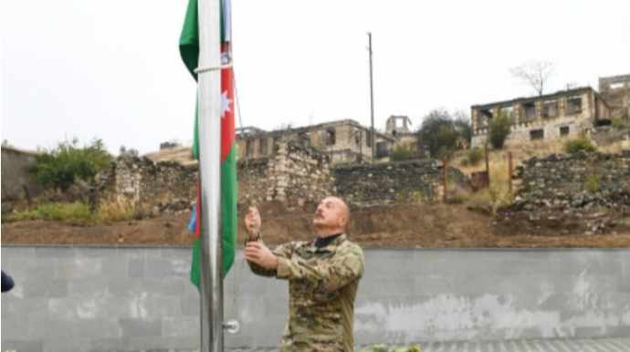 Ali baş Komandan Tərtər rayonunun Talış kəndində Azərbaycan bayrağını ucaltdı 