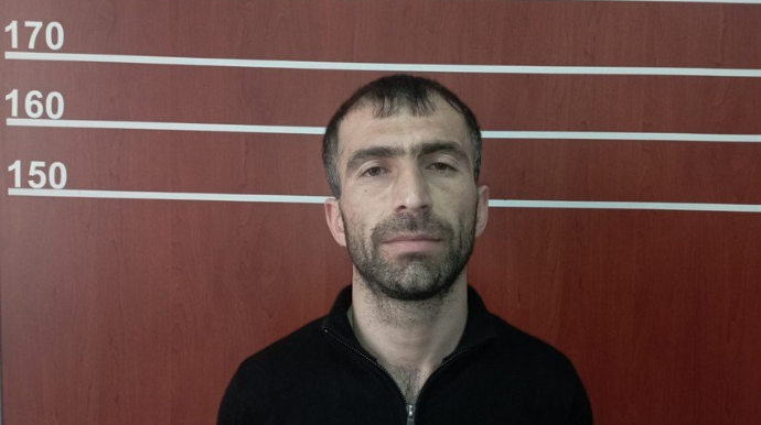 Hacıqabulda xarici vətəndaşa narkokuryerlik edən şəxs ƏLƏ KEÇİB 