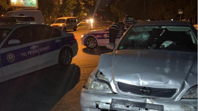 Sabirabadda avtomobil piyadanı ağır yaraladı 