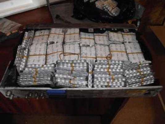 Qanunsuz dərman gətirən şəxs saxlanılıb - Bakı aeroportunda