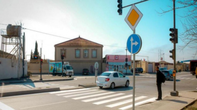 Qəzaların əsas səbəblərindən biri - PİYADA İŞİQFORLARI  – Nəzarət necədir? - FOTO