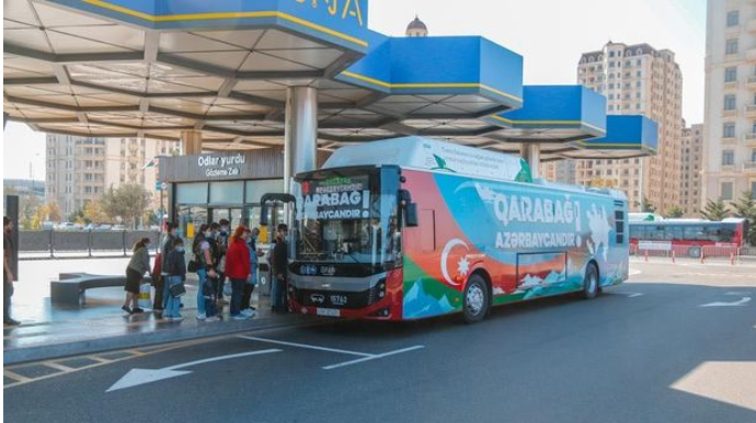 Avtobusların üzərində “Qarabağ Azərbaycandı! şüarı yazıldı - FOTO 