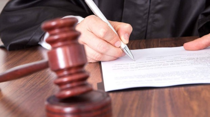 Mədəniyyət Nazirliyinin sabiq vəzifəli şəxslərinin məhkəməsi başladı