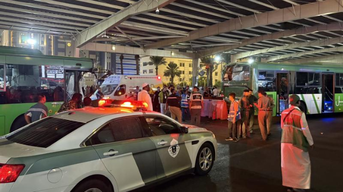Zəvvarlar Məkkədə qəzaya düşdülər - 1 ölü, 2 yaralı 