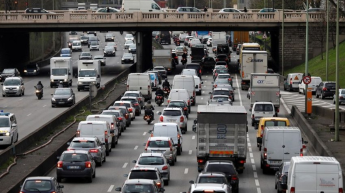 Fransada yollarda 1100 km-lik tıxac yaranıb