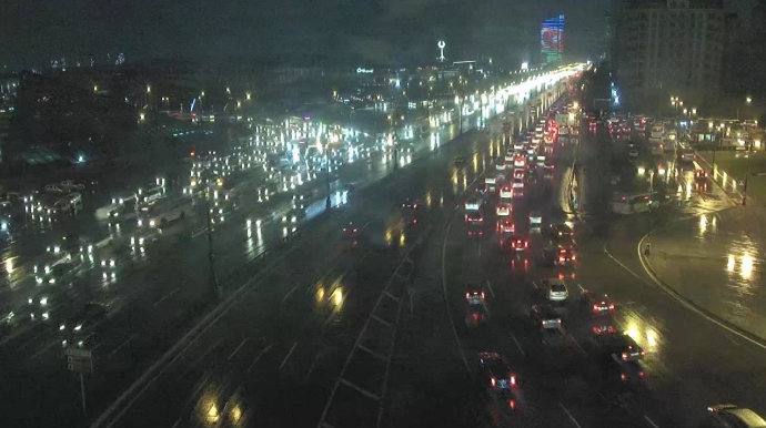 Paytaxtda tıxac səbəbindən 18 marşrut xəttində avtobuslar gecikir