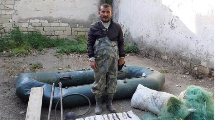 Su polisi qanunsuz balıq ovçusunu saxlayıb – FOTO 