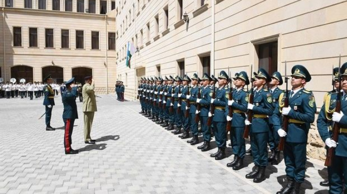 Эльчин Гулиев встретился с командующим Сухопутными войсками Пакистана  - ФОТО