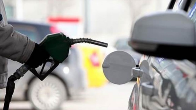 Bu ölkədə peyvənd olunmayanlara benzin satılmır