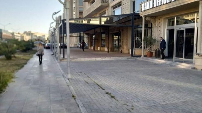 Daha bir restoran səkini zəbt etdi  - FOTO