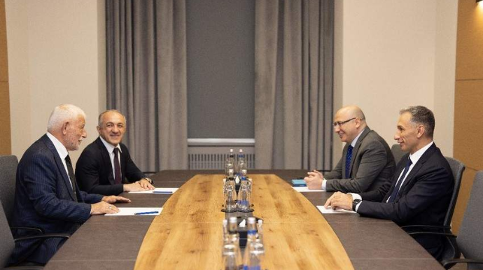 Rəşad Nəbiyev veteran cüdoçu Əhməddin Rəcəbli ilə görüşüb - FOTO