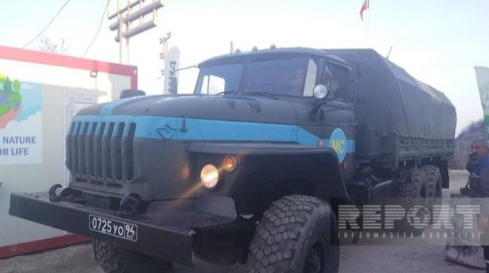 Xankəndi yolunda aksiya: Sülhməramlıların avtomobilləri maneəsiz hərəkət edirlər   - VİDEO