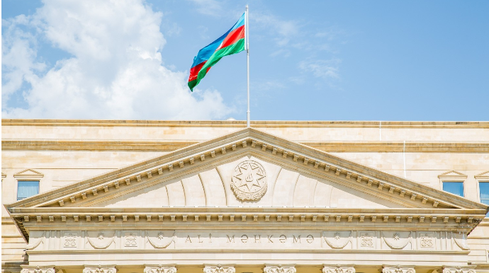 Azərbaycanda 9 hakimin səlahiyyətlərinə xitam verilib, 7-si vəzifədən azad edilib 