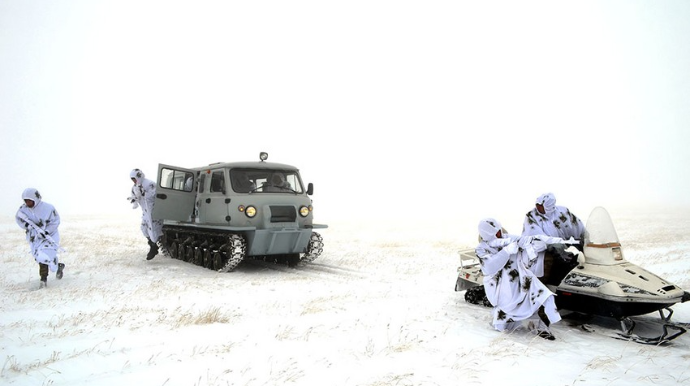 Azərbaycan Ordusu yeni tırtıllı və xizəkli texnika alıb  - FOTO