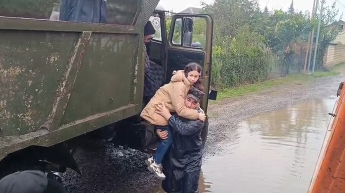 Astarada leysan nəticəsində suyun səviyyəsi BİR METRƏ ÇATDI  - VİDEO  - YENİLƏNİB