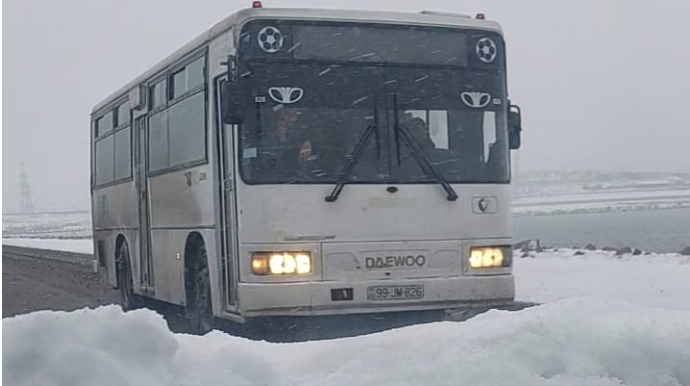 Avtobusu qarlı havada əks yolla sürən sürücü CƏZALANDIRILDI - ANBAAN VİDEO 