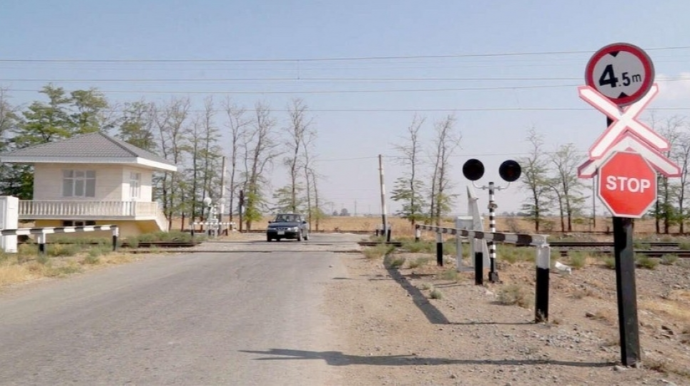 Dəmiryol keçidlərinin istismarı qaydaları təsdiq edilib