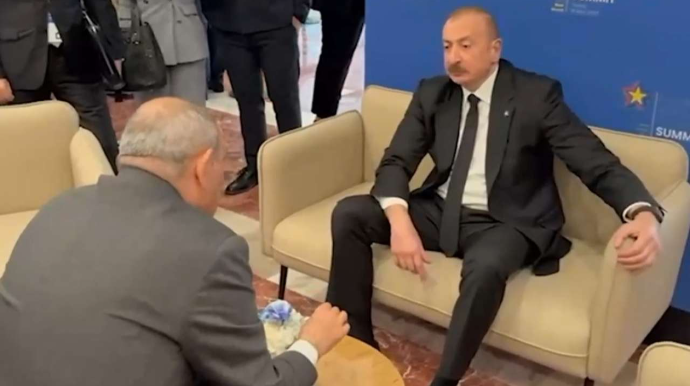 İlham Əliyev və Paşinyan hərbi parada qatılacaq