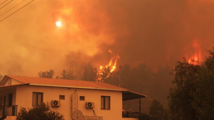 Bodrum və Milasda yanğınlar istilik elektrik stansiyasına yaxınlaşıb