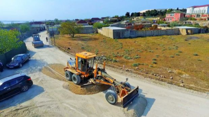 Milli Qəhrəmanın  adına olan küçə təmir edilir  - FOTO