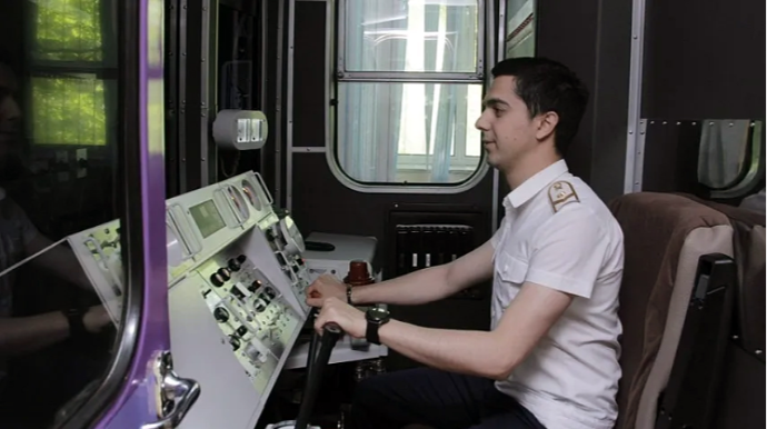 Hовая стажировка с трудоустройством и бесплатным проездом - Стань машинистом метро