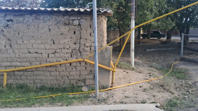 Naxçıvanda maşın qaz xəttinə çırpıldı 