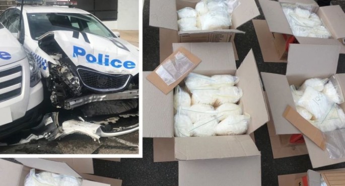 140 milyon dollar dəyərində narkotik daşıyan furqon polis maşınına çırpılıb - FOTO