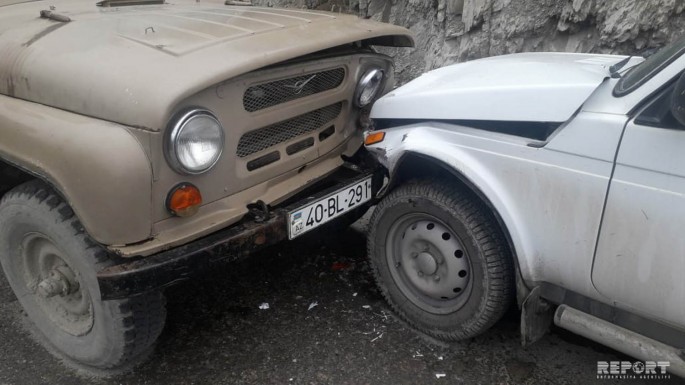 Qubada iki avtomobil toqquşub – FOTO