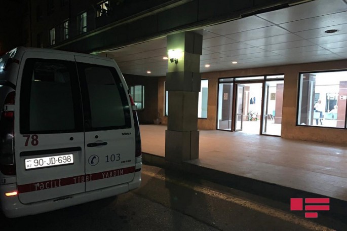 Bakıda xanımını bıçaqlayan kişi özünə də xəsarət yetirib