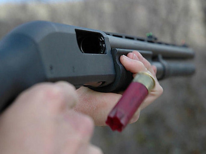 Rusiyada kişi musiqini yüksək səslə dinləyən qonşularını güllələdi